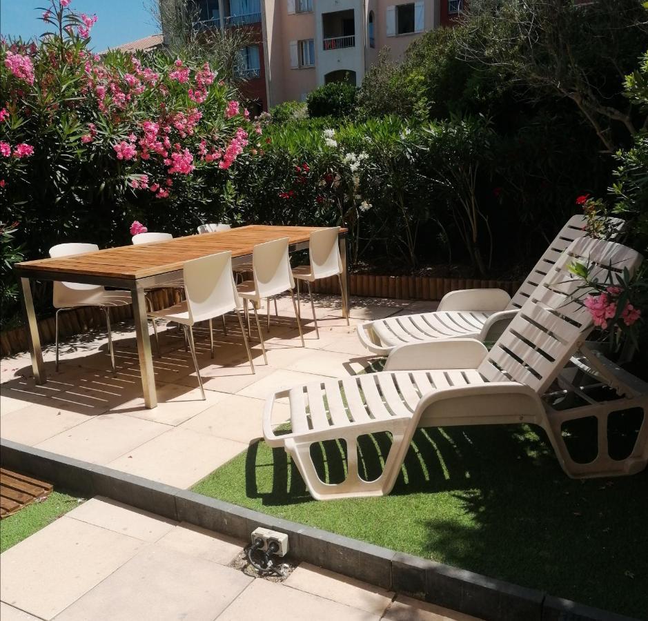 Appartement Zen A Frejus Avec Jardin, Piscine, Tennis, Proche Mer Luaran gambar